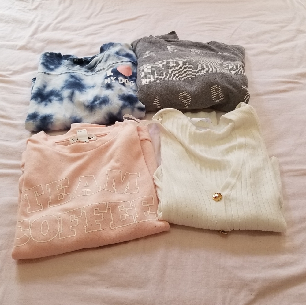 Bundle of sweatshirt and sweater for juniors
